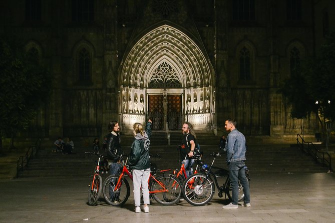 Barcelona Night Bike Tour with Local Tapas and Cava Stop - A quick pass by Gaudí’s neighbors