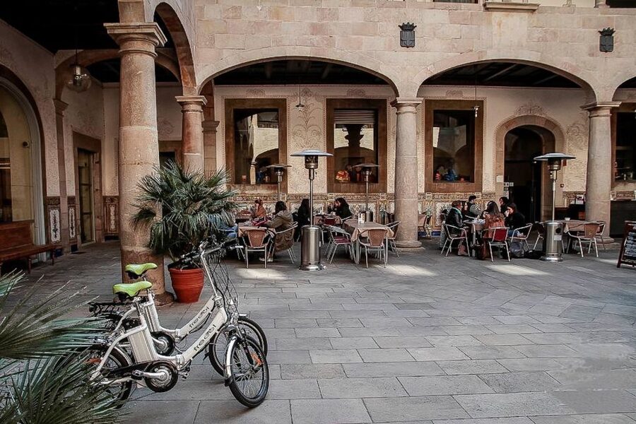 Barcelona: Private 5 Neighborhoods Tour by Electric Bike - Why an e-bike is the right tool for Barcelona