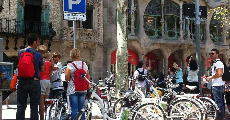 Barcelona: Private 5 Neighborhoods Tour by Electric Bike - Passeig de Gràcia and Barcelona’s Modernisme showpieces