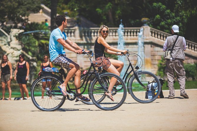Barcelona Private Bike/eBike Tour & Sagrada Familia Tickets - Ciutadella Park, Arc de Triomf, and Monumental