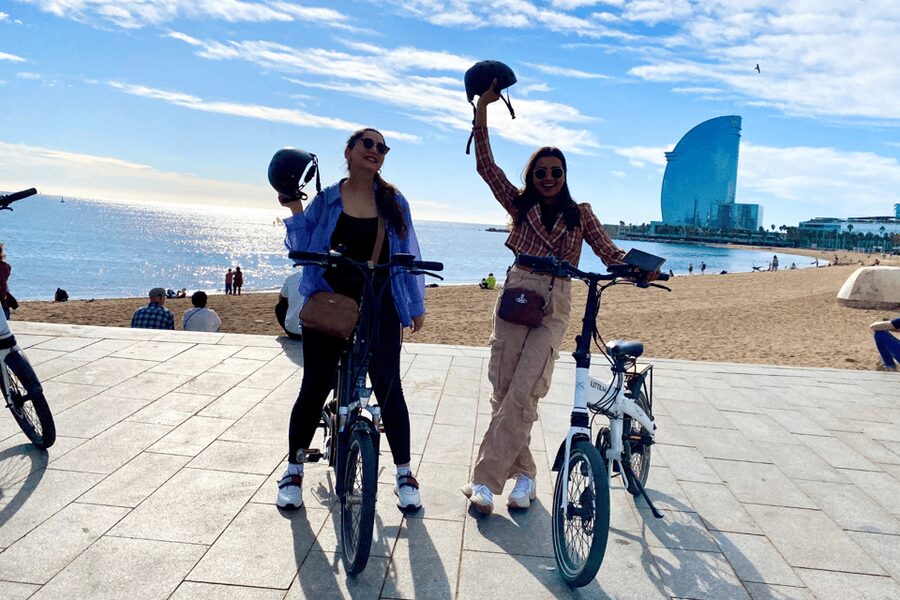 Barcelona: Sagrada Familia Electric Scooter or Bike Tour - Parliament of Catalonia and Barcelona Zoo