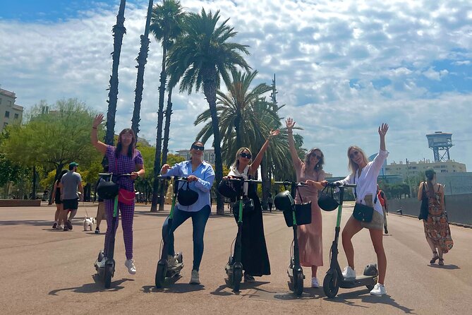 Barcelona Sagrada familia Electric Scooter or E-Bike Tour - Ciutadella Park and Arc de Triomf