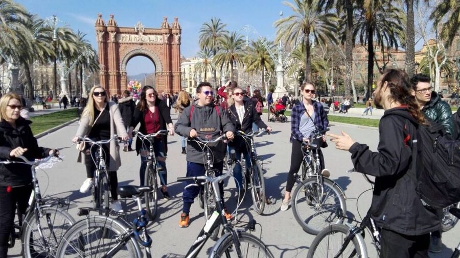 Barcelona: Small Group or Private Bike Tour - Key points to know before you book