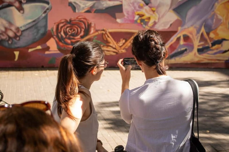 Barcelona | StreetArt Bike Tour Moco Museum - What the guide adds to the experience