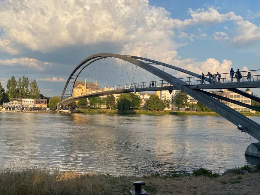 Basel: Fancy a bike tour through 3 countries in 60 minutes? - Finishing above the Rhine on Dreirosenbrücke