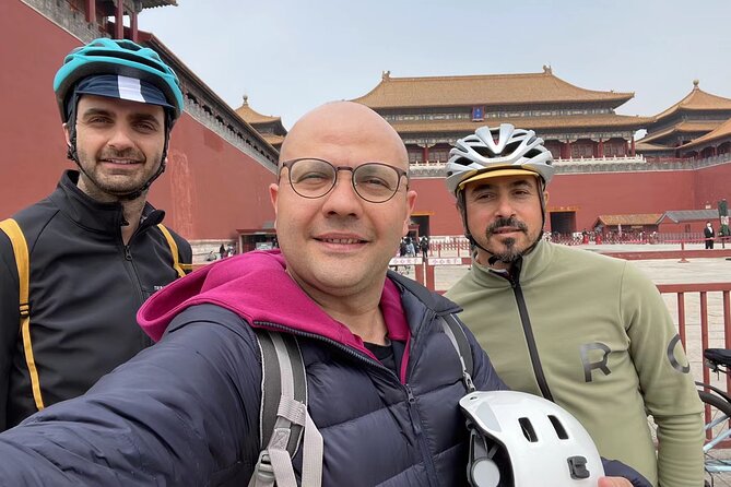 Beijing Highlights-Private Beijing Bike Tour - Jingshan Park and the Forbidden City Moat