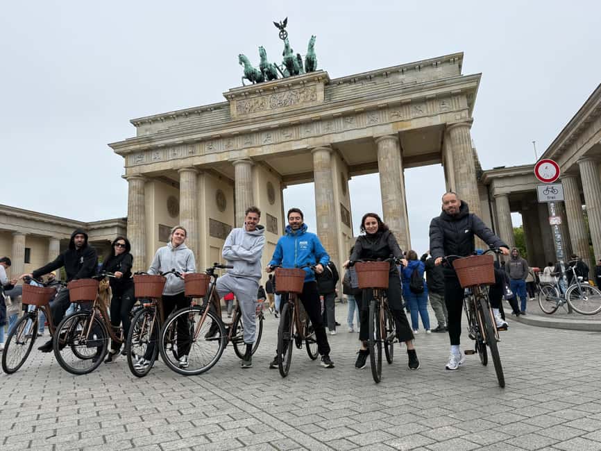 Berlin: 3-hour bike tour - A journey through time in the capital - Following the Spree to the Reichstag