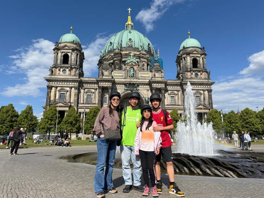 Berlin: 3-hour bike tour - A journey through time in the capital - Brandenburg Gate and the story of reunification
