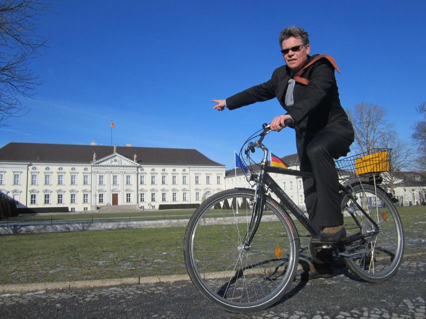 Berlin: 48-Hour or 72-Hour Bike Rental - Tempelhofer Park: room to ride