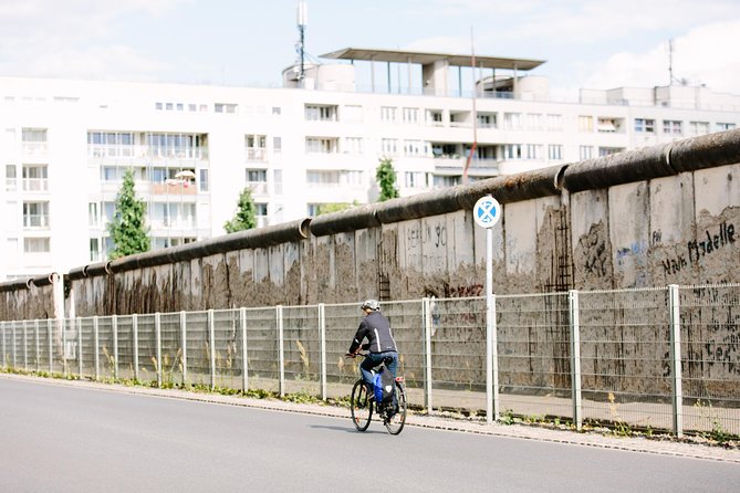Berlin City Bike Tour with Beer Garden Stop - Brandenburg Gate, Museum Island, and Gendarmenmarkt