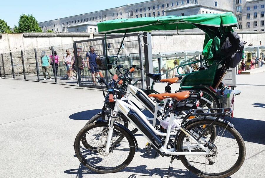 Berlin (E)Bike Tour Historical Highlights in Small groups - Hitler’s bunker and the Holocaust Memorial
