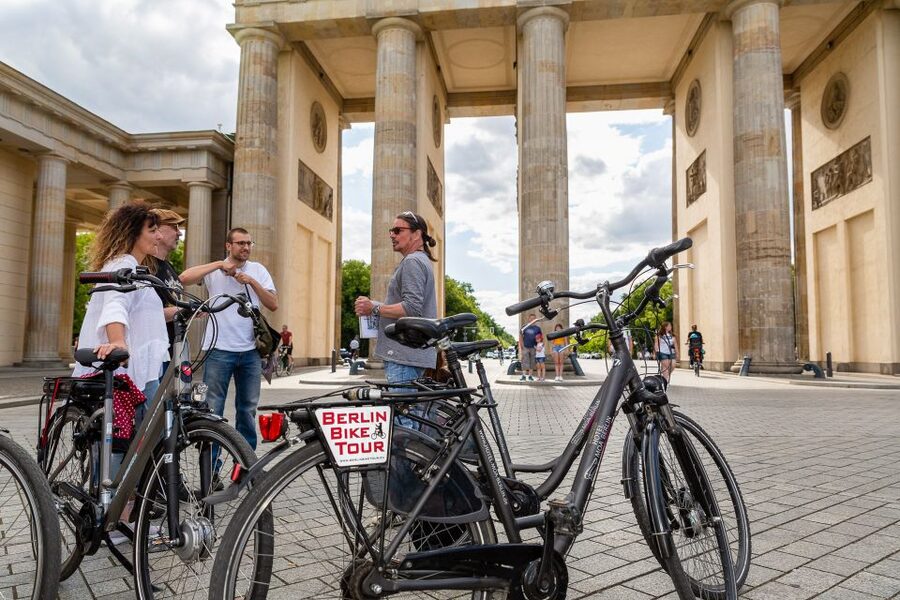 Berlin: E-Bike Tour of the Berlin Wall and Mitte Highlights - The Holocaust Memorial and the weight of memory