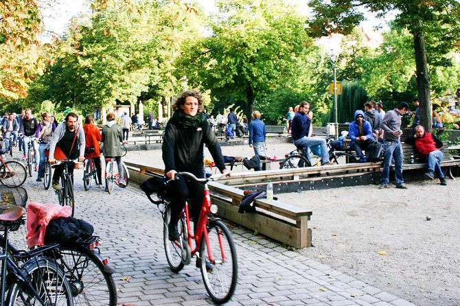 Berlin: Experience the Alternative Kreuzberg on a Bike Tour - RAW-Gelände and the houseboat: rough edges beside new money