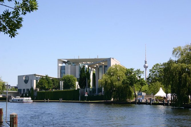 Berlin: Guided Bike Tour to Explore the Highlights - Bebelplatz, Brandenburg Gate, and the Holocaust Memorial