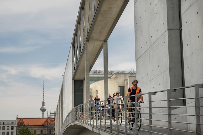 Berlin Highlights Sightseeing Bike Tour in Small Groups - Kulturbrauerei and the first look at old Berlin