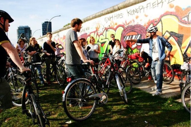 Berlin: Private Bike Tour of the Berlin Wall and Third Reich - Günter Litfin’s memorial tower