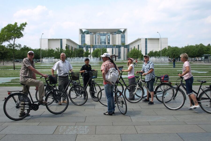 Berlin: Small Group Bike Tour Through City Center - Tiergarten, Brandenburg Gate, and the Holocaust Memorial