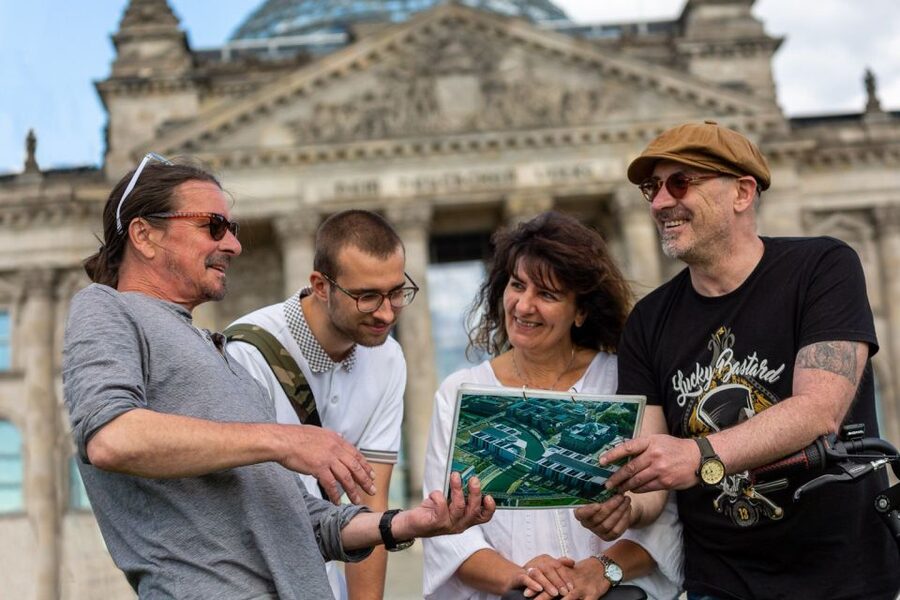 Berlin: Small Group Bike Tour Through City Center - Returning through Prenzlauer Berg