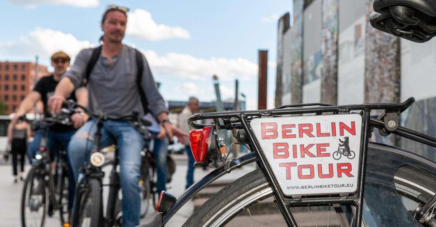 Berlin Wall History Small Group Cycling Tour - Mauerpark and Bernauer Straße: a border through ordinary life