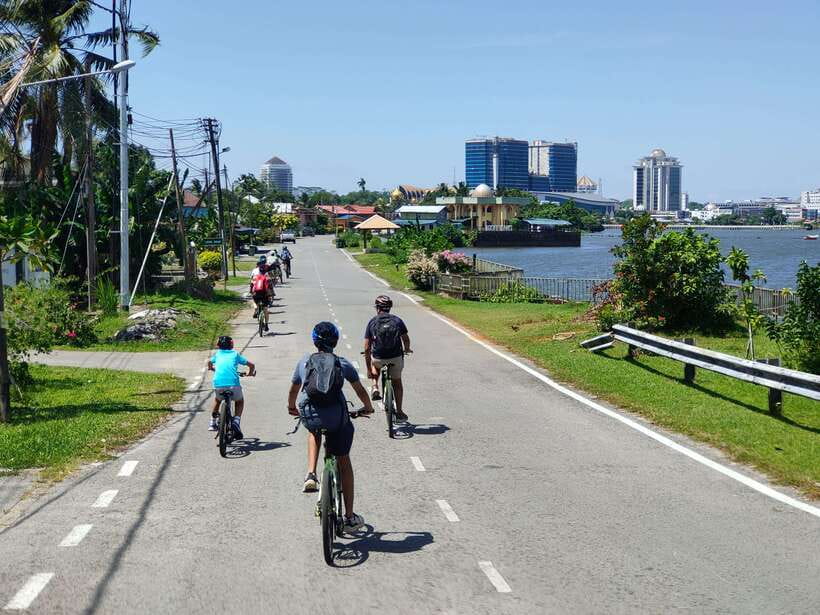 Best of Kuching: Heritage & Kampong Bike Tour - Starting near Kuching Waterfront