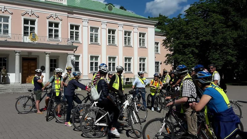 Best of Tallinn 2-Hour Bike Tour - Seasonal details that can change the experience