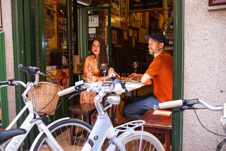 BiciTapeo : Tapas and Highlights Guided Vintage Bike Tour - Key Things To Know Before You Ride