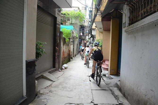 Bicycle Tours Hanoi: Half Day Hanoi City Bicycle Tours - Getting set up at Bike Tours Hanoi