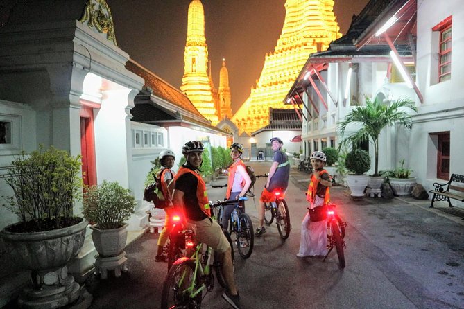 Bike Bangkok at Night with Thai Dinner - Why Bangkok works so well by bicycle after dark