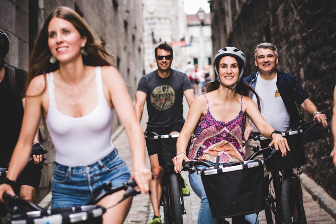 Bike / E-bike Tour : Downtown, Old Montreal, Waterfront by Fitz - Old Port: River Views and a Natural Turning Point