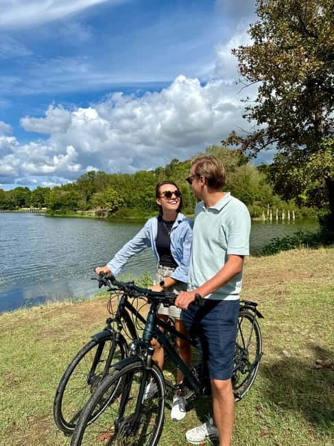 Bike or E-Bike Tour Tirana : Highlights & Grand Park Guided - Skanderbeg Square and the Clock Tower