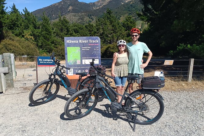 Bike the Wanaka and Hawea Trails - Albert Town and the famous bakery stop