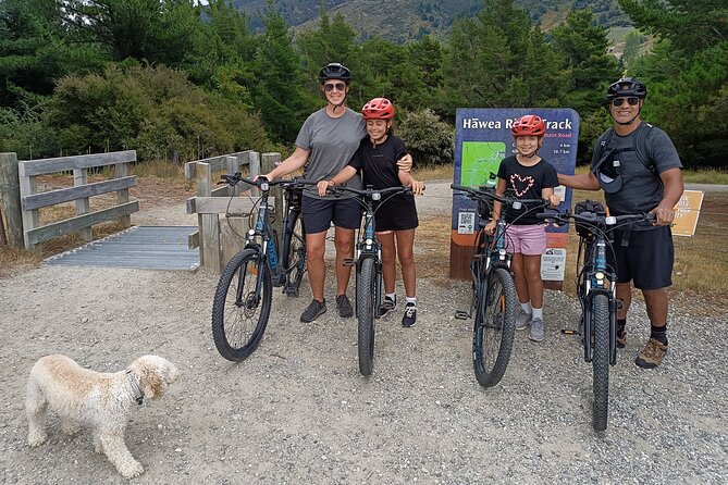 Bike the Wanaka and Hawea Trails - The final approach to Wānaka
