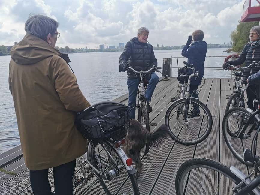 Bike tour around the Alster - Celebs, water, and nature - How the coffee break fits into the ride