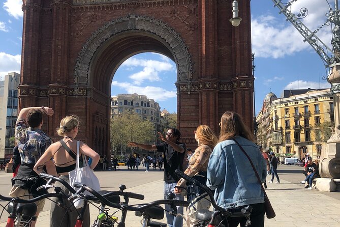 Bike Tour in Barcelona: History, Architecture and Culture - Arc de Triomf and the city’s grand entrance