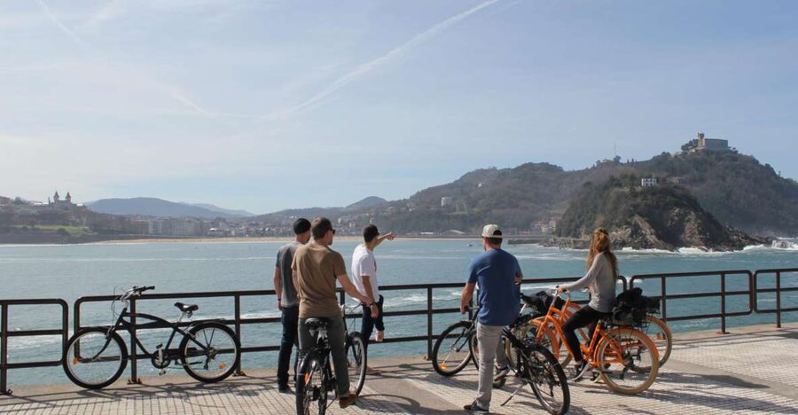 Bike Tour in San Sebastian - Starting in the west at Ondarreta Beach