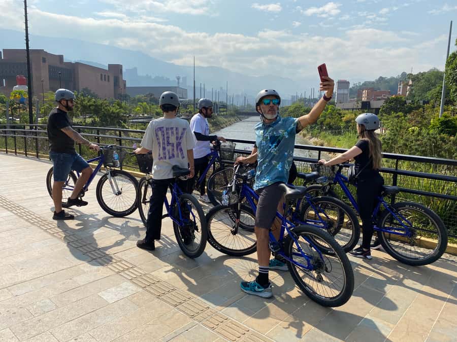Bike Tour Medellin with Snacks and Local Beer - Why a bike is a smart way to see Medellín