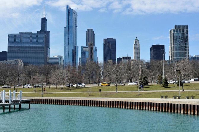 Bike Tour of Chicago's Lakefront Neighborhoods - Quick Reasons to Consider This Ride