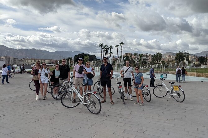 Bike tour of the historic center of Palermo with tasting - Starting at Discesa dei Giudici at 9:30 a.m.