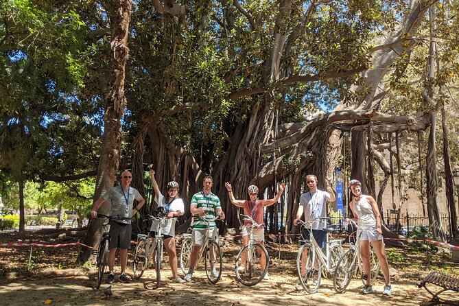 Bike tour of the historic center of Palermo with tasting - Teatro Massimo and Piazza Castelnuovo