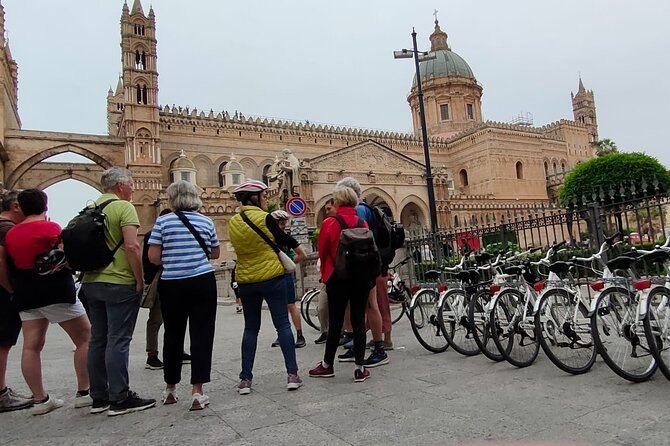 Bike tour of the historic center of Palermo with tasting - Street food and the Palermo Marina Yachting