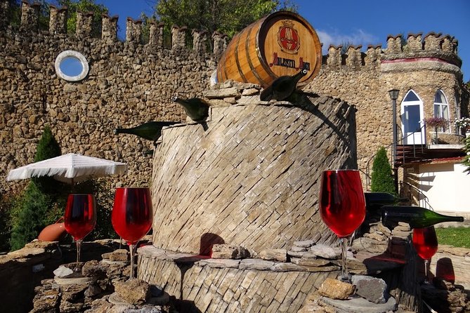 Biking a Guinness Book Winery - Live folk music and the souvenir bottle
