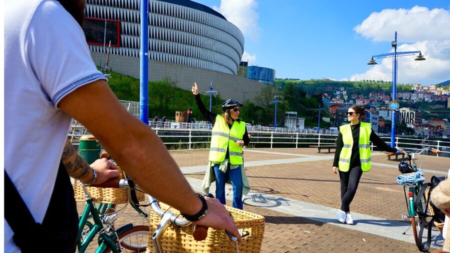 Bilbao: City Highlights Guided Bike Tour - Bridges, Plaza Nueva, and the Old Town