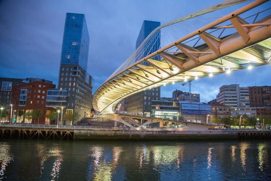 Bilbao: E-Bike Tour - Timing, weather, and the minimum group rule