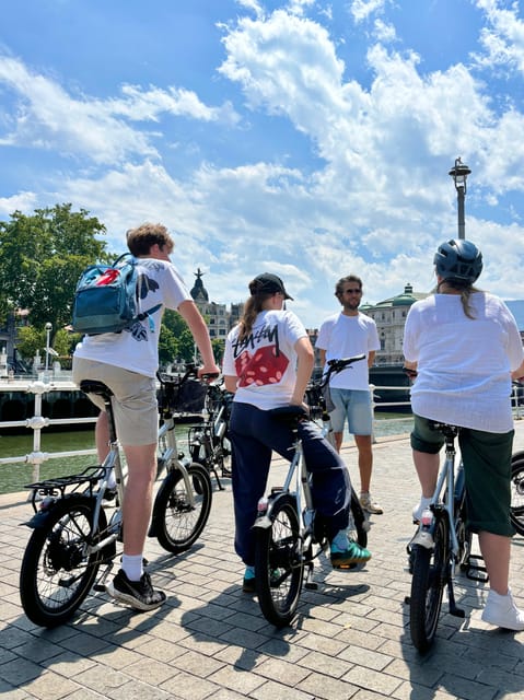 Bilbao: Guided Highlights Small Group or Private E-Bike Tour - Why an e-bike works so well in Bilbao