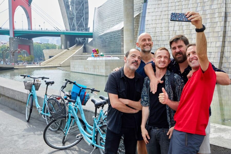Bilbao: Guided Highlights Small Group or Private E-Bike Tour - Guggenheim Museum and Zubizuri Bridge