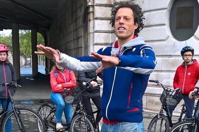 Bilbao Highlights 3-hour E-Bike tour: Small Group or Private Tour - Iberdrola Tower and Plaza Euskadi