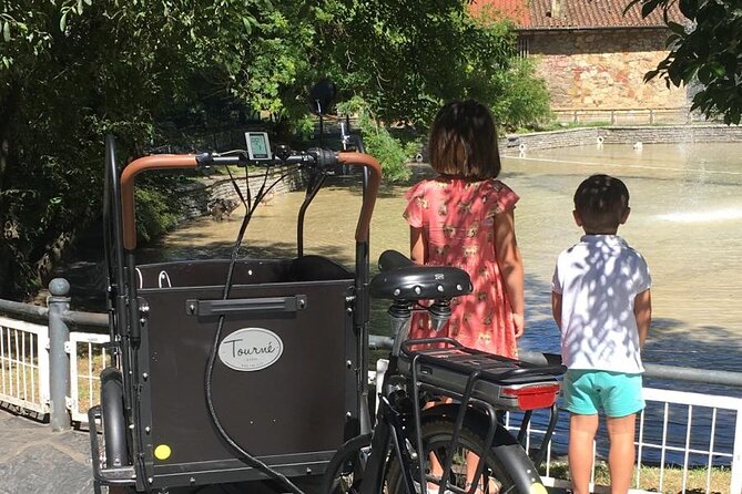 Bilbao Highlights 3-hour E-Bike tour: Small Group or Private Tour - Itsasmuseum and the San Mamés Stadium