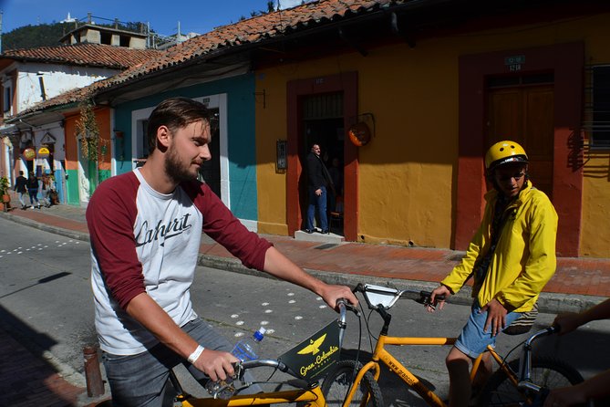 Bogotá Private Bike Tour with Transportation - Graffiti, Neighborhoods, and Plaza Cultural de la Santamaría