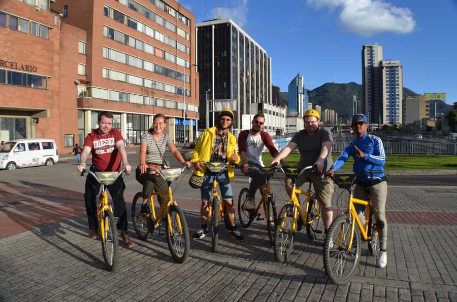 Bogotá: Shared Bike Tour - Chorro de Quevedo and La Candelaria’s Three Founding Plazas
