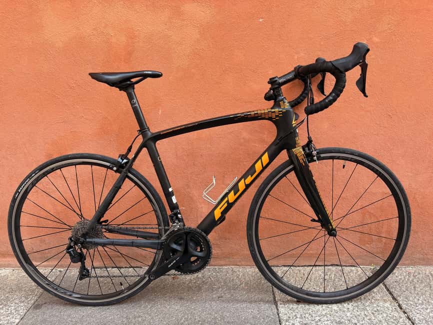 Bologna: Bike Rental - What the pickup experience may be like
